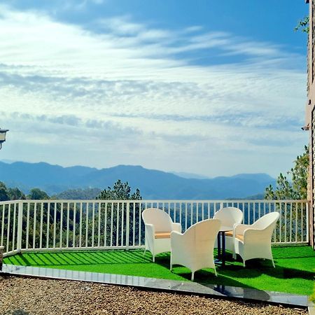 Hotel Wood Stock Luxury - A Boutique Property - Penthouse - Open Air Restaurant & Terrace Kasauli Dış mekan fotoğraf