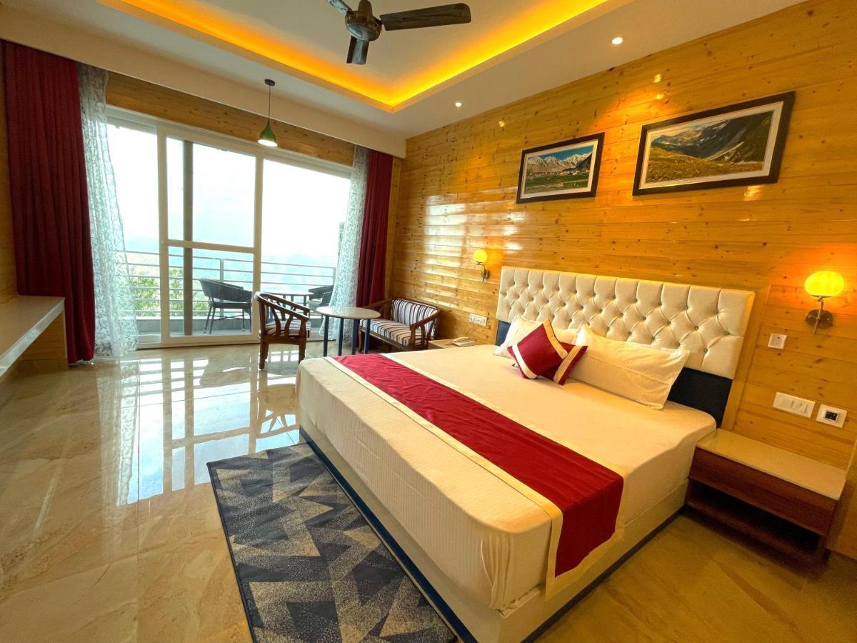 Hotel Wood Stock Luxury - A Boutique Property - Penthouse - Open Air Restaurant & Terrace Kasauli Dış mekan fotoğraf