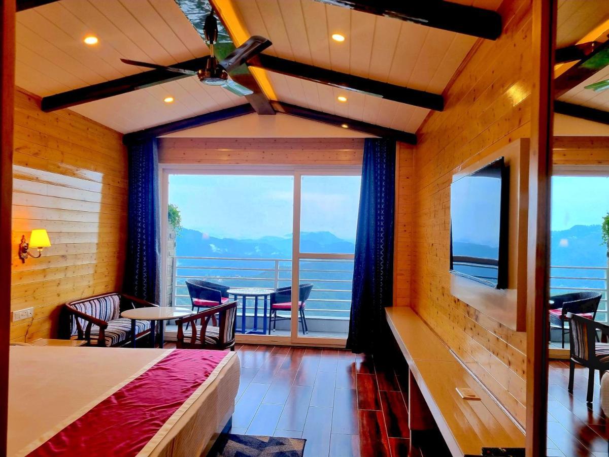 Hotel Wood Stock Luxury - A Boutique Property - Penthouse - Open Air Restaurant & Terrace Kasauli Dış mekan fotoğraf