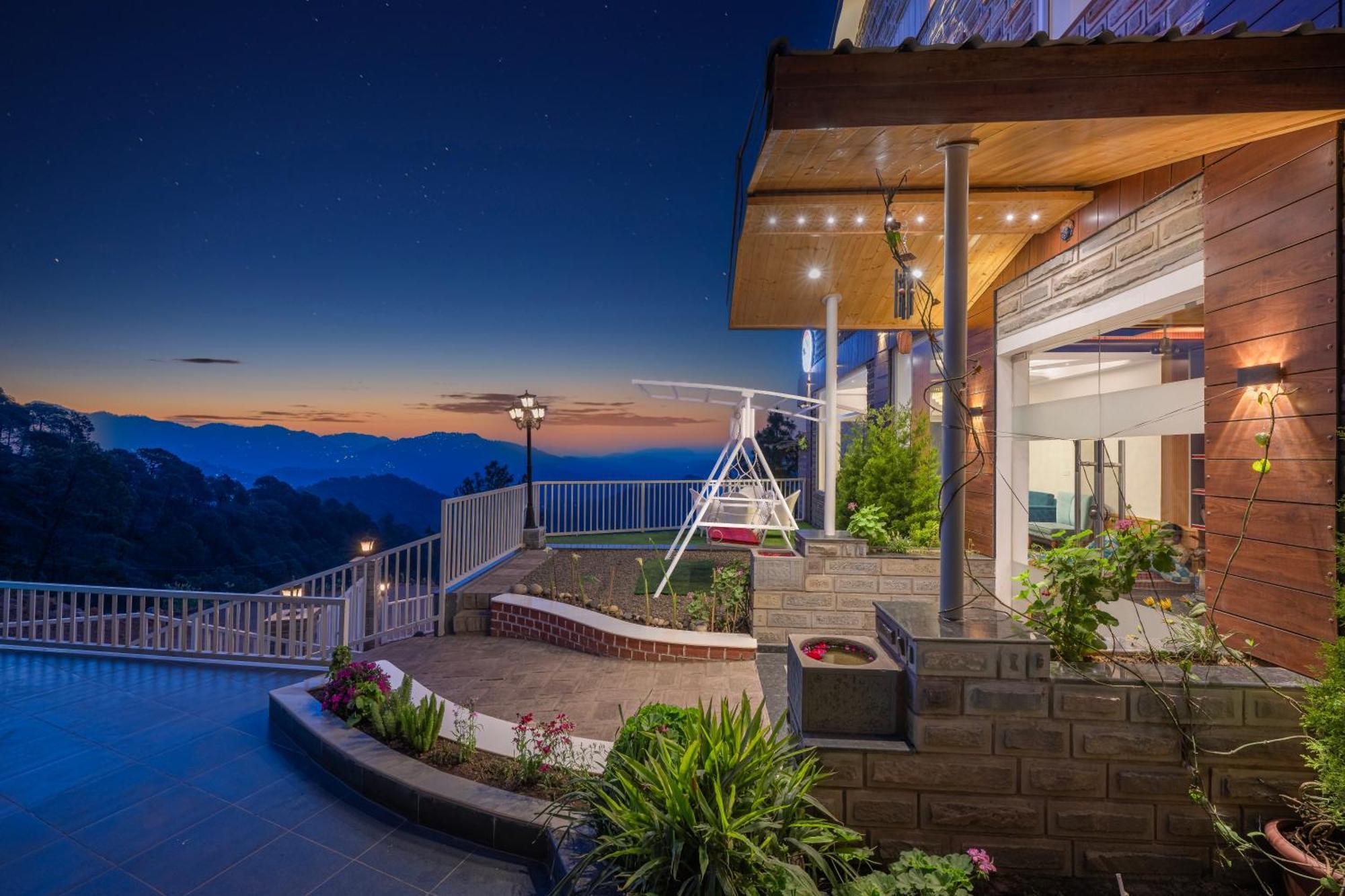 Hotel Wood Stock Luxury - A Boutique Property - Penthouse - Open Air Restaurant & Terrace Kasauli Dış mekan fotoğraf